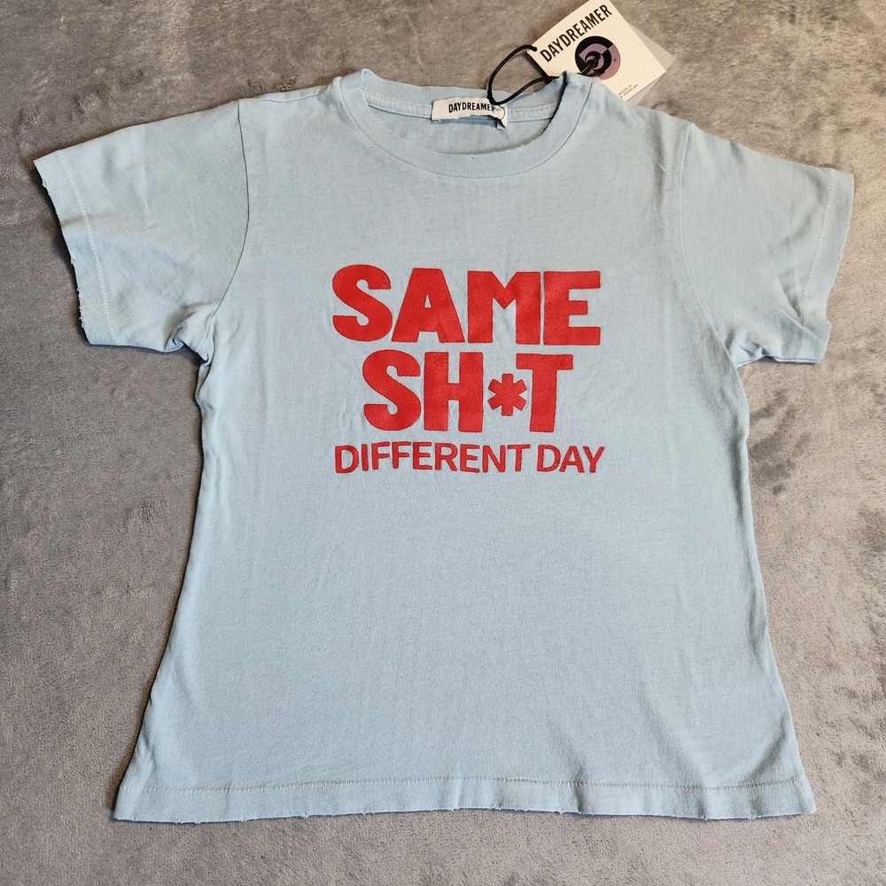 New DAYDREAMER LA Same Sh*t Different Day Graphic Tee Blue Red Distress XS USA